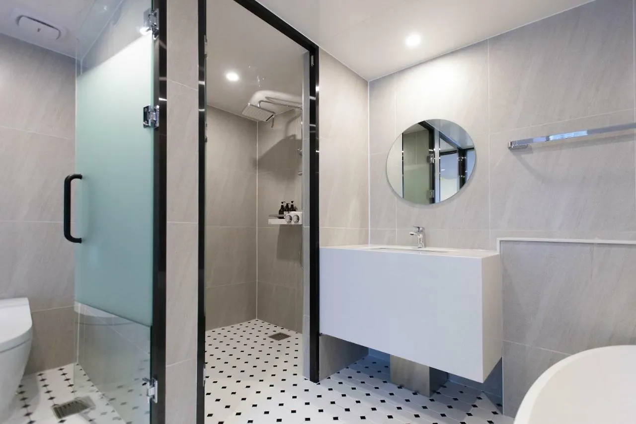 Brown-Dot Hotel Hadan Busan