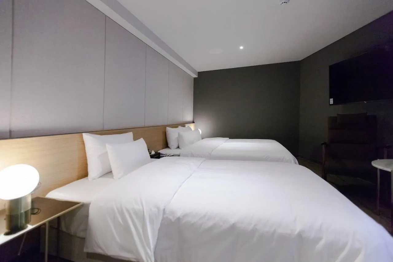 Brown-Dot Hotel Hadan Busan