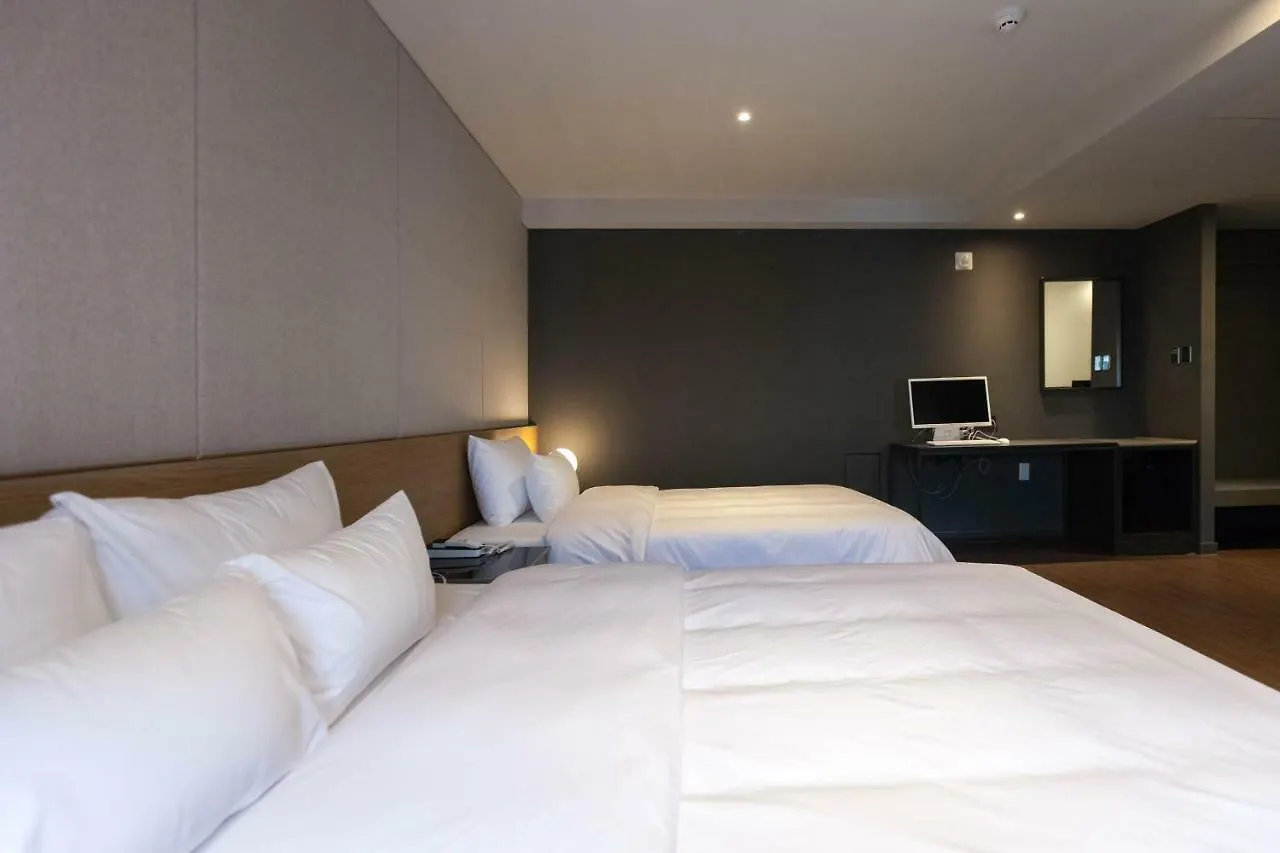 Brown-Dot Hotel Hadan Busan 2*,  South Korea