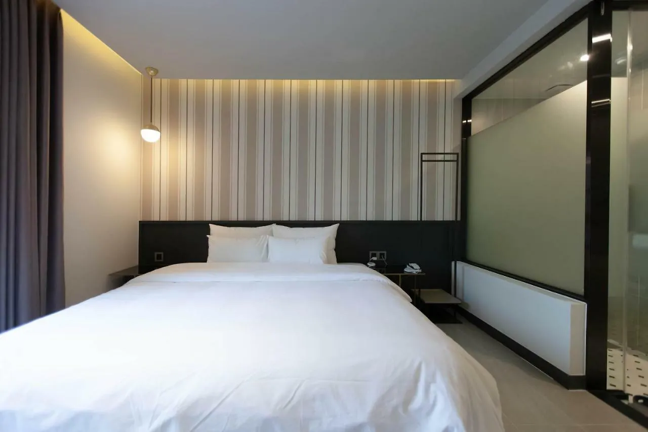 Brown-Dot Hotel Hadan Busan