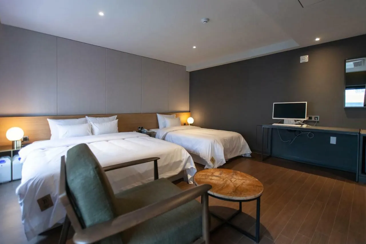 Brown-Dot Hotel Hadan Busan