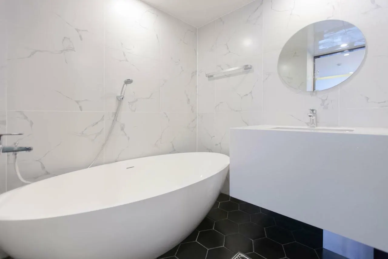 Brown-Dot Hotel Hadan Busan