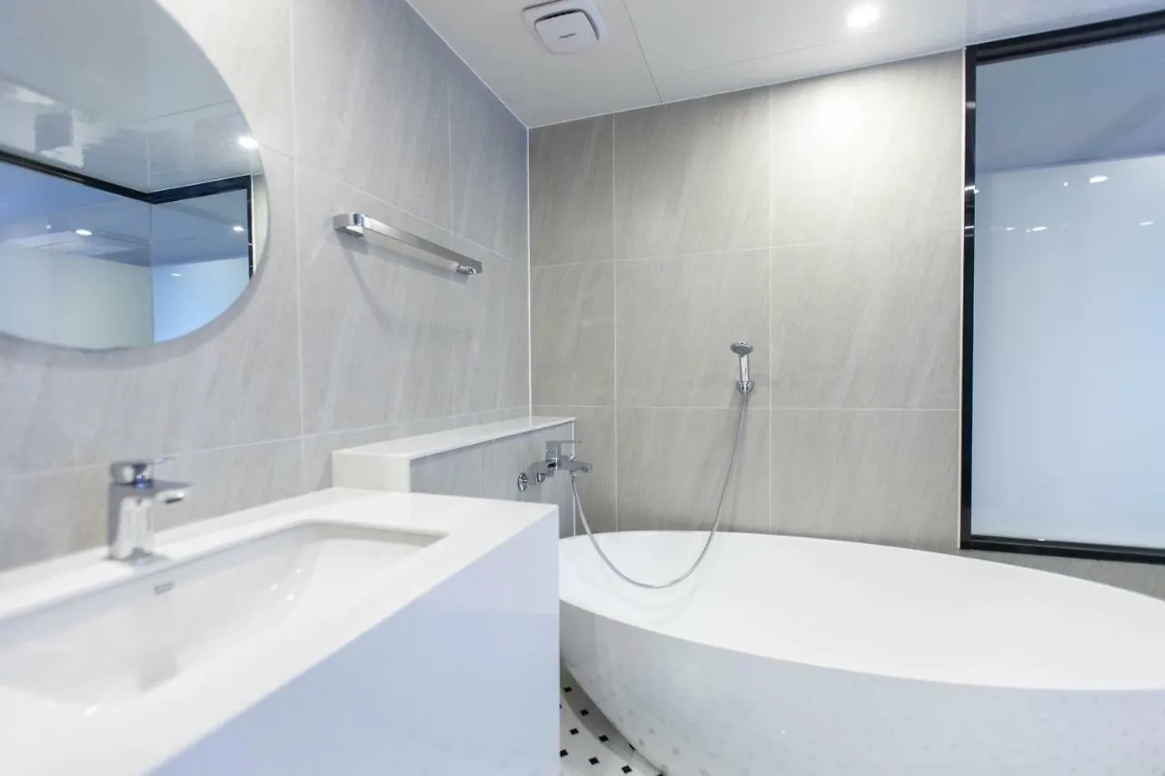 Brown-Dot Hotel Hadan Busan
