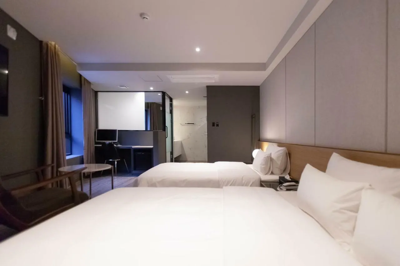 Brown-Dot Hotel Hadan Busan