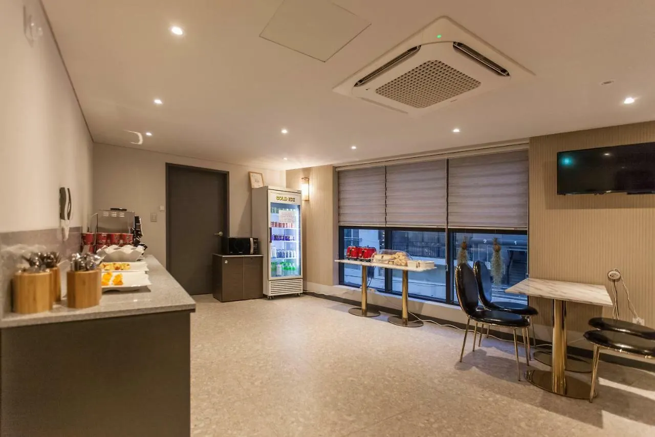 Brown-Dot Hotel Hadan Busan 2*,